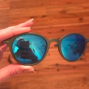 Blue and Gray Ray Bans